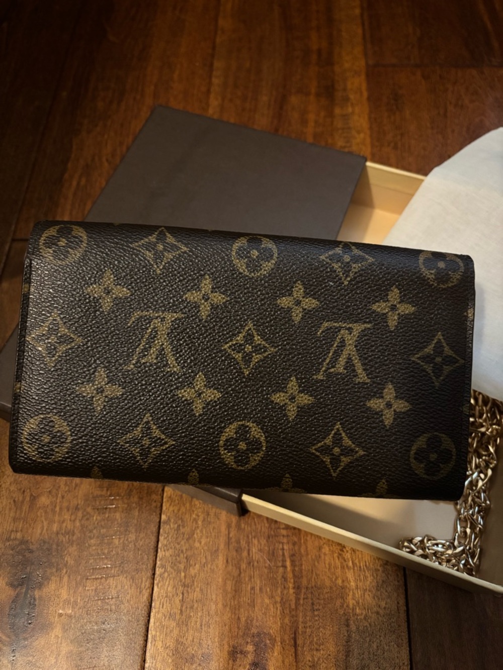 Louis Vuitton Monogram Sarah Wallet with Chain - Picture 7 of 13